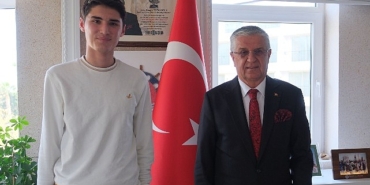 genclik-meclisi-baskani-erdaldan-baskan-topalogluna-ziyaret.jpg