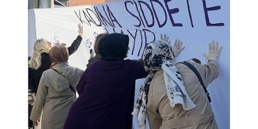 golcukte-kadina-siddete-karsi-farkindalik-etkinligi.jpg