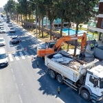 guzelbahce-belediyesi-ilcenin-ana-arterlerini-yeniliyor.jpg