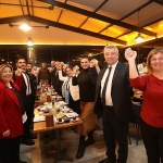 guzelbahce-siyaseti-dostluk-yemeginde-bir-araya-geldi.jpg