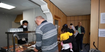 hasta-ve-yakinlari-buyuksehirin-bas-taci.jpg