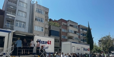 hizir-41-sindirgida-depremzedelerin-yaninda.jpg