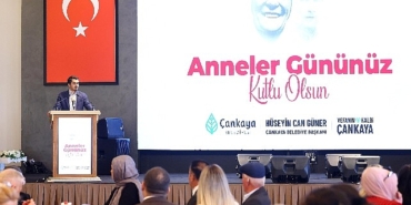 huseyin-can-guner-anneler-gunu-sehit-anneleriyle-bulustu.jpg
