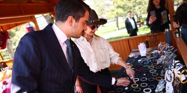 huseyin-can-gunerden-kadin-emegine-destek-ziyareti.jpg