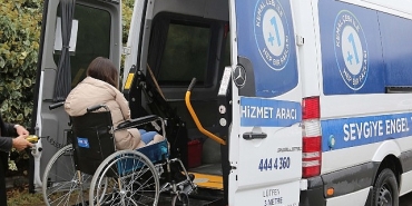 ihtiyac-sahiplerine-sunulan-ucretsiz-ulasim-hizmeti-devam-ediyor.jpg