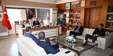is-dunyasi-kemerde-bulusmaya-hazirlaniyor.jpg