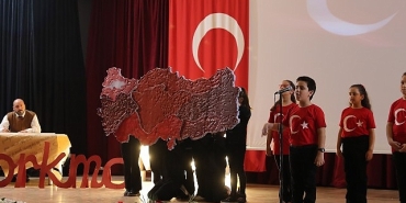 istiklal-marsinin-yazari-milli-sairimiz-mehmet-akif-ersoy-istiklal-marsinin-kabulunun-104uncu-yilinda-aliagada-duzenlenen-programla-anildi.jpg