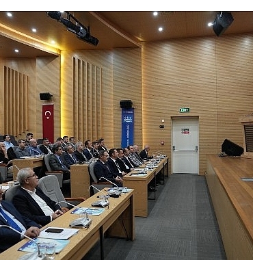 isu-2025-yili-degerlendirme-toplantisini-gerceklestirdi.jpg