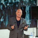 izmir-baba-karsiyakada-ozlemle-anildi.jpg