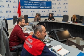 izmir-buyuksehir-belediyesinden-turuncu-kod-alarmi-kriz-masasi-devrede-tum-birimler-sahada.jpg
