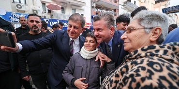 izmirin-zirvesi-bucadaki-iftar-sofrasinda-bulustu.jpg