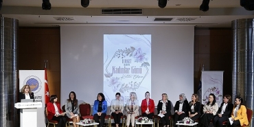 kadin-muhtarlarla-esitlikci-uygulamalar-paneli-duzenlendi.jpg