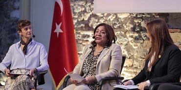 kadinlar-ve-ekonomik-guclenme-konakta-masaya-yatirildi.jpg
