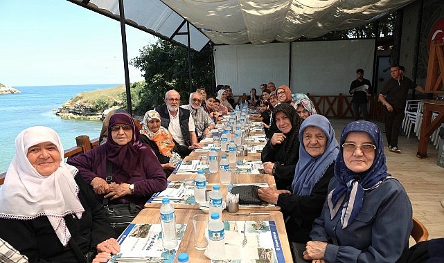 kandira-belediyesi-sayginlar-bulusmalari-devam-ediyor.jpg