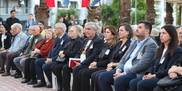 karabaglar-belediyesi-uc-fidani-kendi-adlarini-tasiyan-parkta-andi.jpg