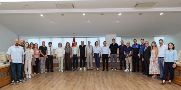 karabaglarin-her-yil-80-milyon-lirasi-sahipsiz-atiklara-gidiyor.jpg