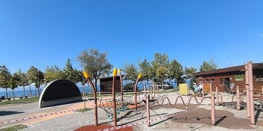 karamursel-eregli-aktif-parkin-zemini-yenilendi.jpg