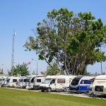 karavan-parkta-yaz-kis-tatil-hareketliligi.jpg