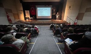 karsiyaka-saglik-soylesilerinde-otizm-konusuldu-8AiYMiA1.jpg