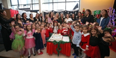 karsiyakada-7den-70e-yilbasi-coskusu.jpg