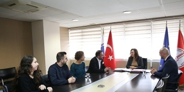 karsiyakada-tum-afet-toplanma-alanlari-mercek-altinda.jpg