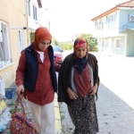 kartepede-yaslilar-yalniz-degil.jpg