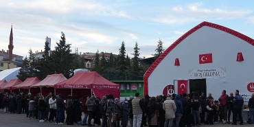 kecioren-belediyesi-her-gun-binlerce-kisiyi-iftar-sofrasinda-bulusturuyor.jpg