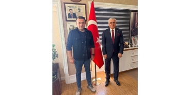 kemer-belediye-basin-danismani-yenigun-emekli-oldu.jpg