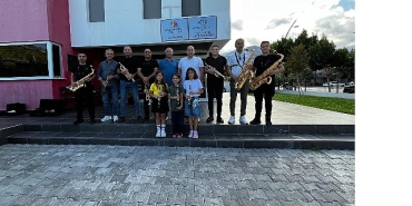 kemer-belediyesinden-burdur-belediyesi-bando-ekibine-destek.jpg