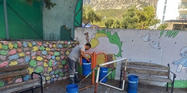 kemer-belediyesinden-okullarda-temizlik-calismasi.jpg