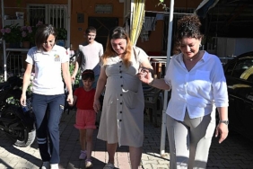 kemerde-anne-adaylarinin-yol-arkadasi-anne-taksi.jpg