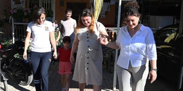 kemerde-anne-adaylarinin-yol-arkadasi-anne-taksi.jpg