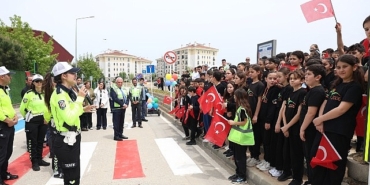 kizilcikli-mahallesinde-trafik-egitim-sokagi-acildi.jpg