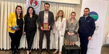 kmo-ile-todev-otizmli-bireyler-ve-aileleriyle-iftarda-bir-araya-geldi.jpg