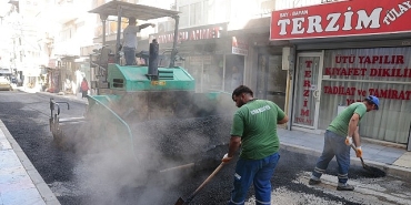 konakta-asfalt-seferberligi-devam-ediyor.jpg