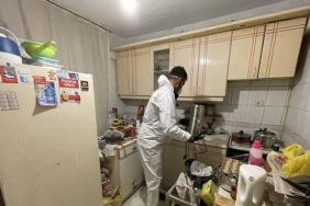 konakta-cop-eve-gecit-verilmedi-10-ton-atik-cikarildi.jpg