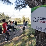konakta-el-ele-orman-temizligi-2-saatte-750-poset-cop-toplandi.jpg