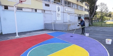 konakta-renkli-dokunus-okul-bahcelerine-de-geldi.jpg