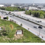 konya-buyuksehir-marsan-girisine-yaya-ust-gecidi-yapiyor.jpg