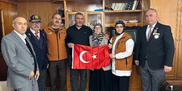 konya-buyuksehir-ogretmenler-gununde-sehit-ogretmenleri-unutmadi.jpg