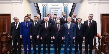konya-heyeti-adalet-bakani-akin-gurleke-hayirli-olsun-ziyaretinde-bulundu.jpg
