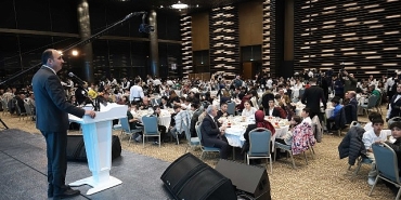 konyada-dunya-yetimler-gununde-kardeslik-iftari-duzenlendi-baskan-altay-birbirimize-sahip-ciktikca-gucluyuz.jpg