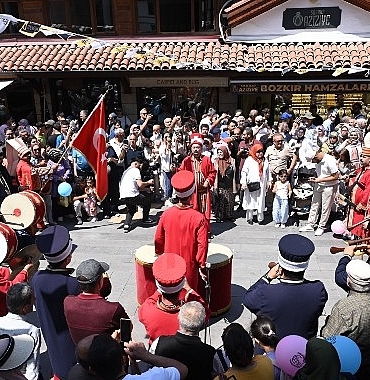 konyada-tarihi-carsilar-alisveris-gunleri-basladi.jpg