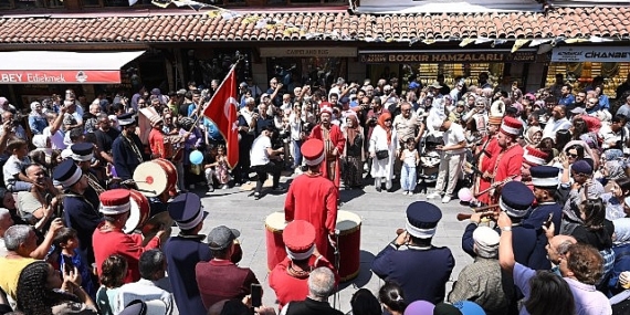 konyada-tarihi-carsilar-alisveris-gunleri-basladi.jpg