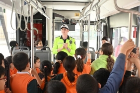 konyadaki-ogrenciler-nezaket-otobusu-ile-trafikte-gorgu-kurallarini-ogreniyor.jpg