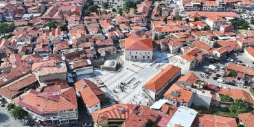 kulanin-tarihi-merkezine-yeni-meydan-baskan-dutlulu-calismalari-inceledi.jpg