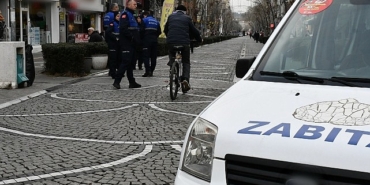 luleburgaz-belediyesi-yayalastirma-bolgesinde-yaya-guvenligini-tehlikeye-atan-motosikletlere-karsi-denetimlerini-artirarak-surduruyor.jpg