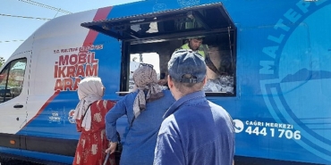 maltepe-belediyesi-binlerce-kisiye-asure-dagitti.jpg