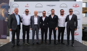 man-turkiyenin-lider-firmalari-volkan-groupa-40-kanarlar-groupa-da-25-adet-arac-teslimati-9751mpOt.jpg