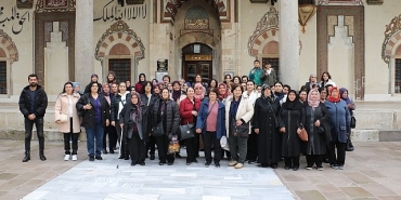 manisa-buyuksehirden-yuzlerce-kadina-kulturel-gezi.jpg